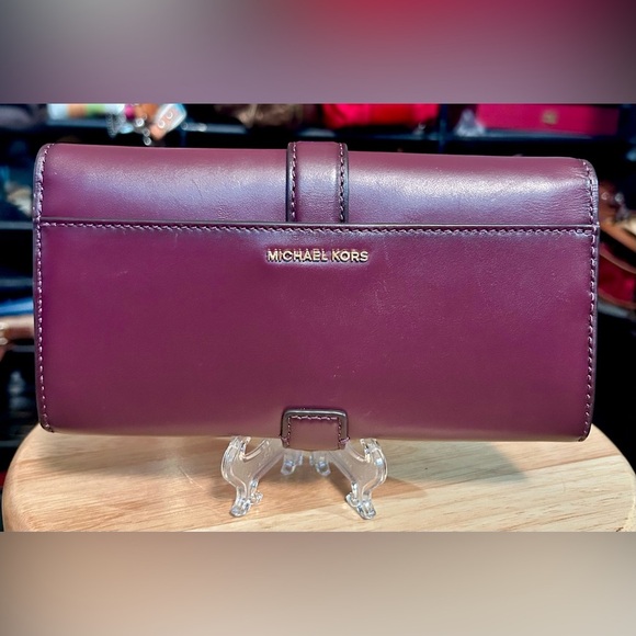 SET Michael Kors Plum Quincy Hobo Tote w/ Matching Long Wallet & Dust Bag w tags - Picture 10 of 15